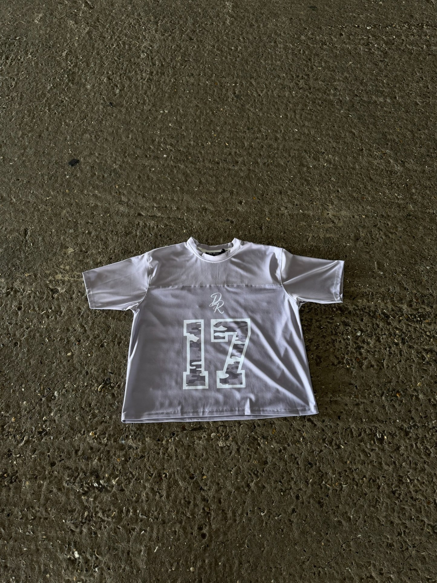 grey jerseys